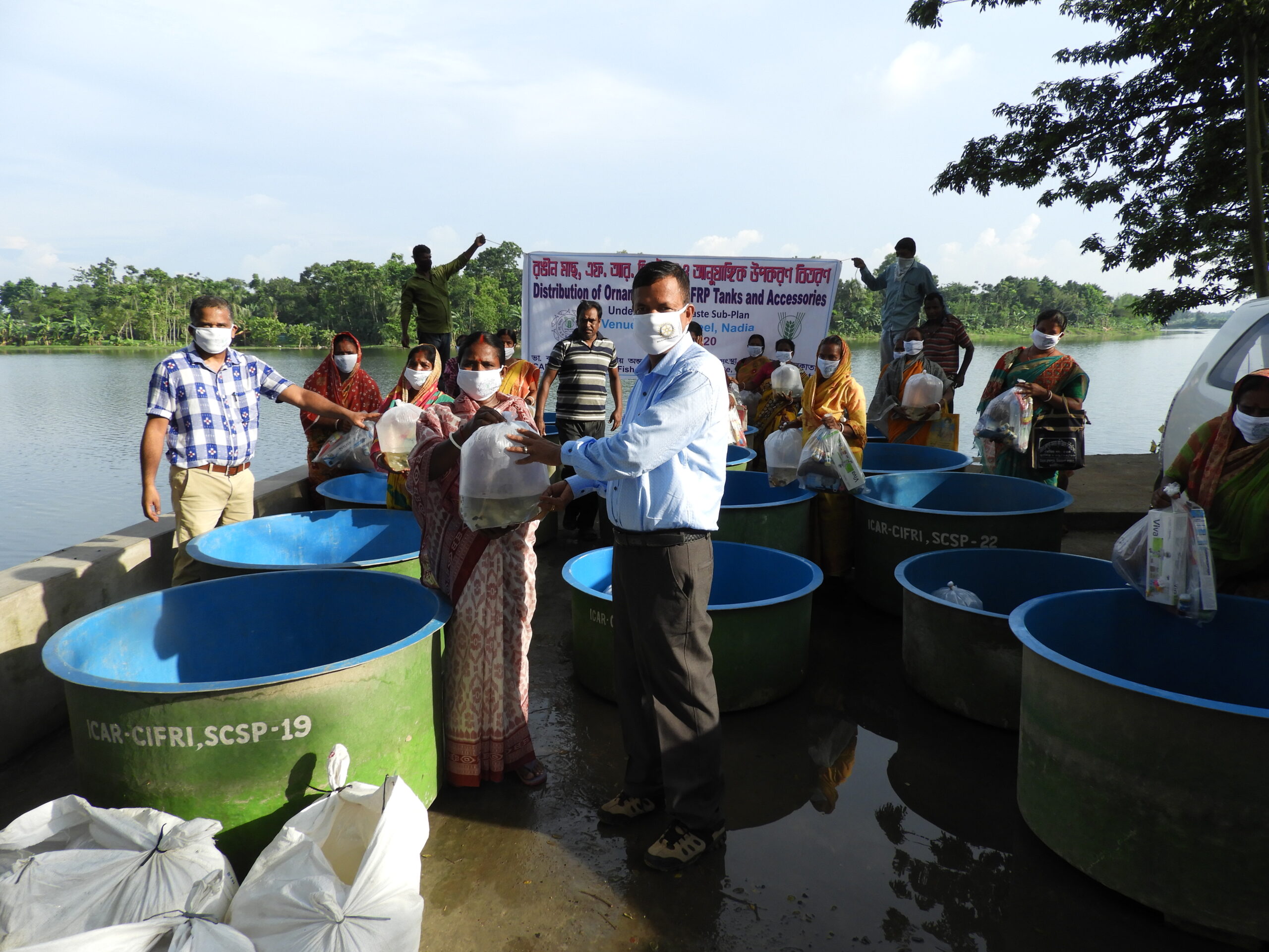 ICAR-CIFRI established ornamental fish farming unit for women fishers of Khalsi Beel